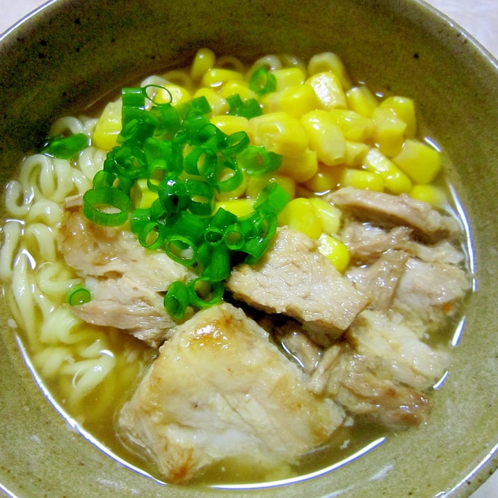 自家製チャーシュー入り即席みそ味ラーメン